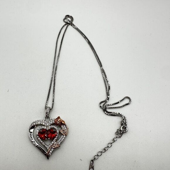 NIB Sterling silver, possibly gold plated, heart necklace with cz diamonds! - Picture 9 of 11